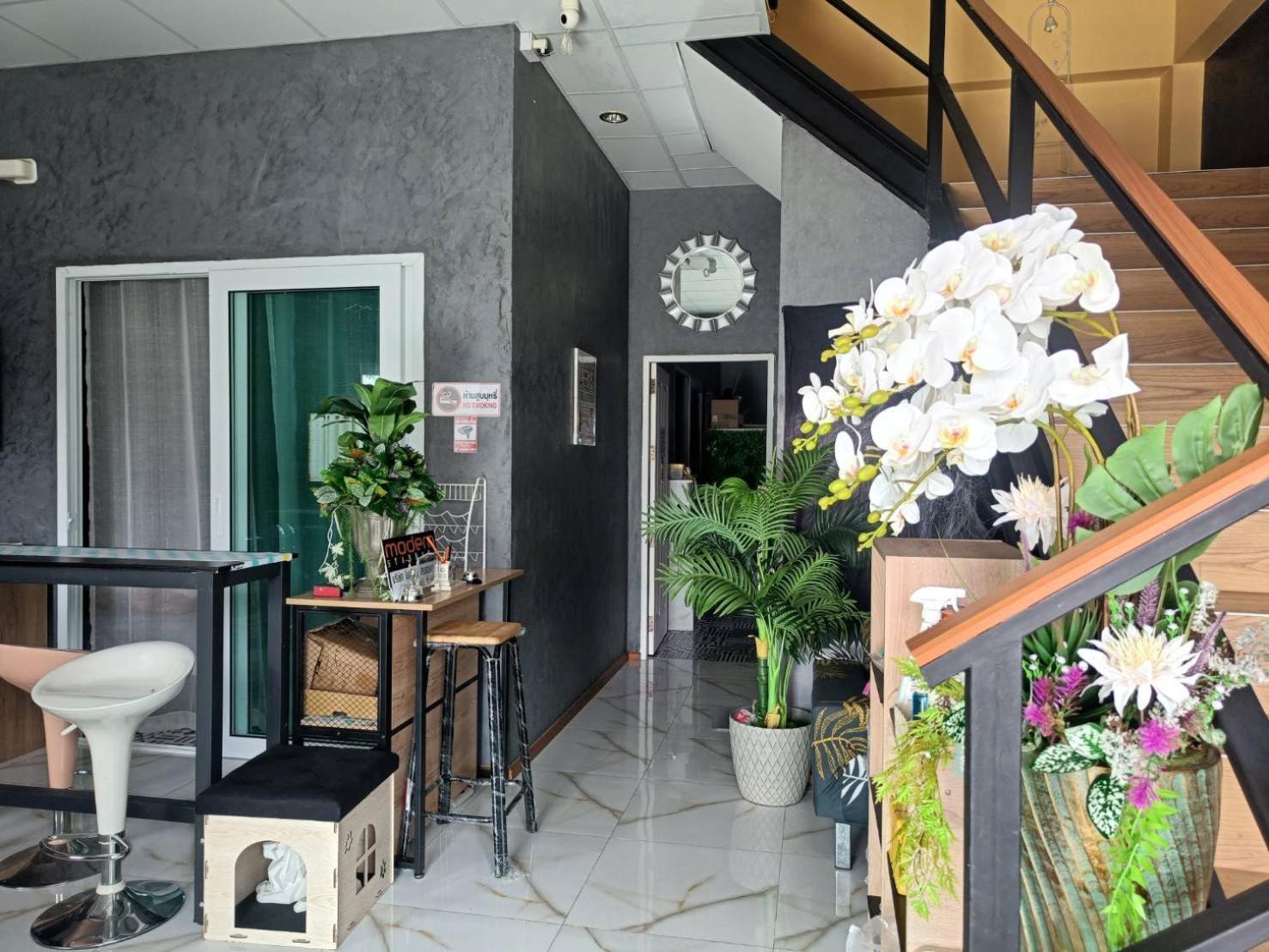Merit Courtyard Suvarnaphumi House Bangkok Exteriör bild